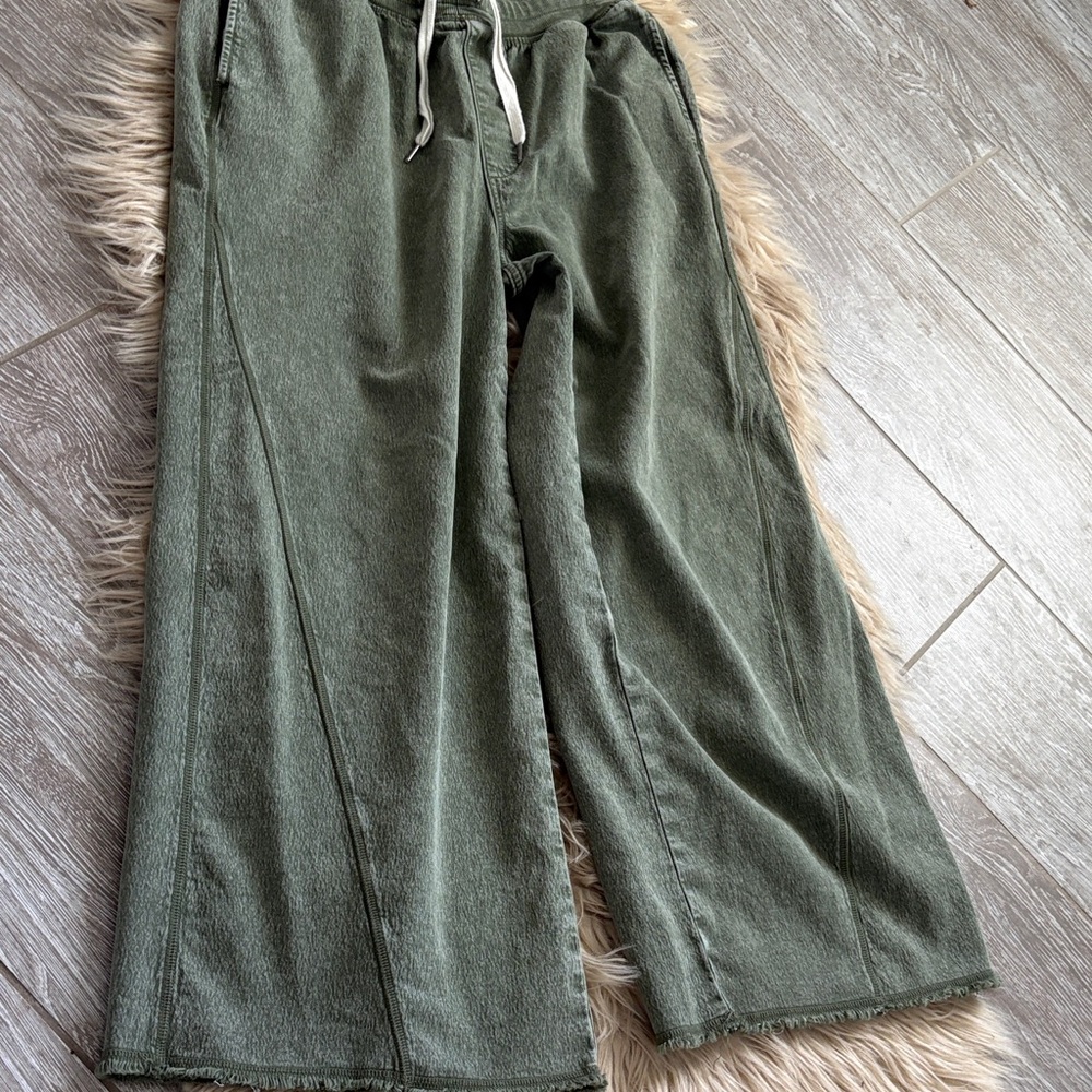 Aerie Green drawstring pants Large Short - Picture 3 of 5
